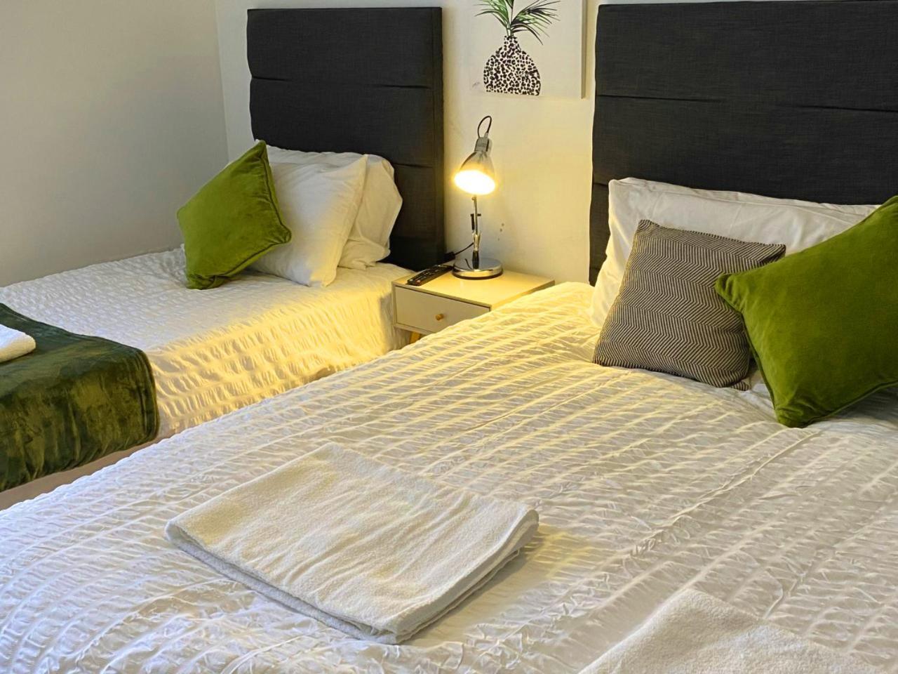Walsall Group Accommodation Ngoại thất bức ảnh